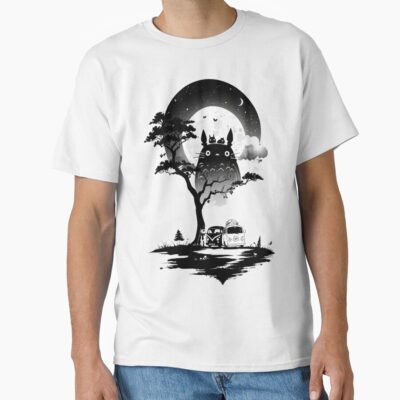 Alternative view of Totoro And The Moon T-shirt